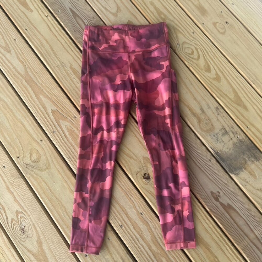 ** Athleta Ultimate Stash Pocket 7/8 Leggings in Camo Rose Red pink Small